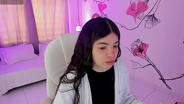 Isabela Fiorelli online show from May 14, 1:29 pm