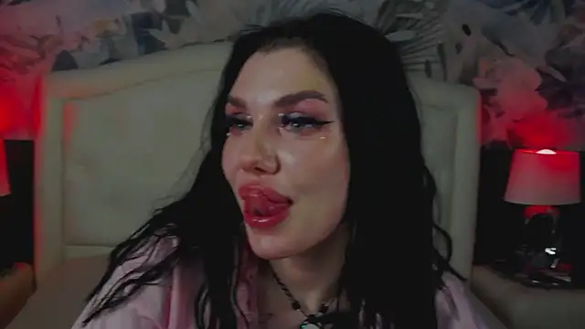 MaeveMoon online show from May 5, 2:19 am