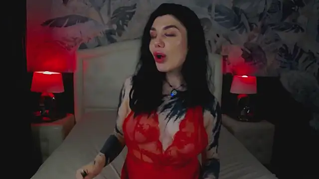 MaeveMoon online show from May 8, 10:04 pm