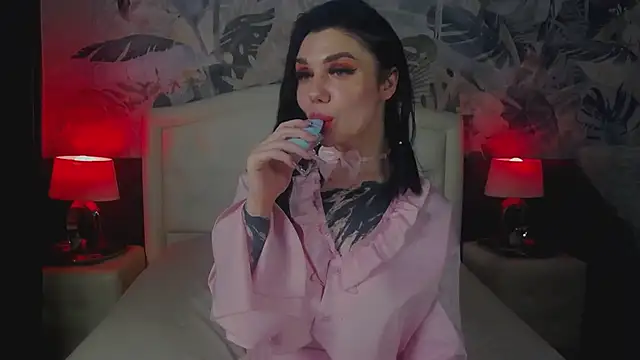 MaeveMoon online show from May 20, 2:18 am