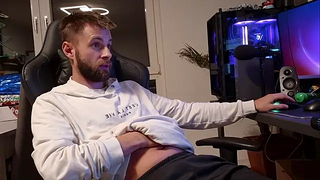 ademandjulia online show from January 13, 8:58 pm