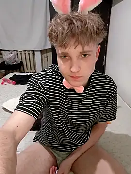 And25bn online show from March 27, 10:09 pm