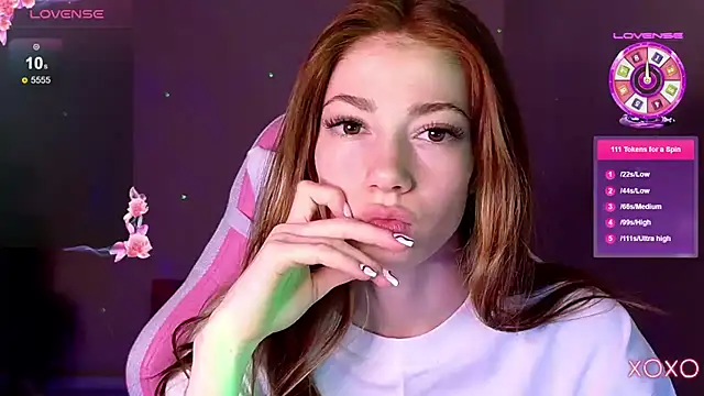 Snapshot of MagicLadyyy chatting on February 28, 9:33 pm MagicLadyyy online show from February 28, 9:33 pm