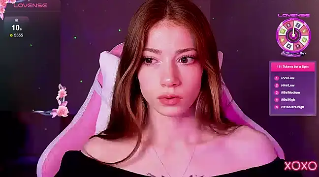 Snapshot of MagicLadyyy chatting on March 8, 8:46 pm MagicLadyyy online show from March 8, 8:46 pm