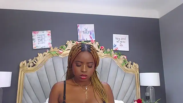 Snapshot of LindaBird chatting on February 23, 9:16 pm LindaBird online show from February 23, 9:16 pm