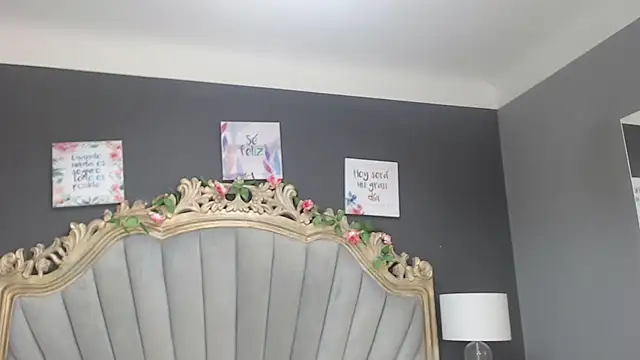 Snapshot of LindaBird chatting on March 9, 11:14 am LindaBird online show from March 9, 11:14 am