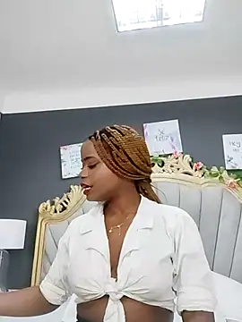 Snapshot of LindaBird chatting on March 22, 7:09 pm LindaBird online show from March 22, 7:09 pm