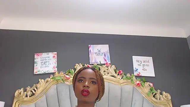 Snapshot of LindaBird chatting on March 22, 10:15 pm LindaBird online show from March 22, 10:15 pm