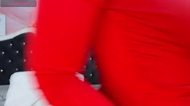 Snapshot of LindaBird chatting on October 10, 7:57 pm LindaBird online show from October 10, 7:57 pm