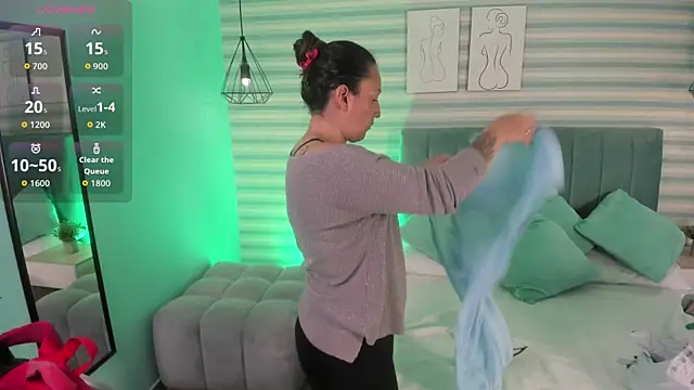 abby apple online show from October 11, 1:42 pm