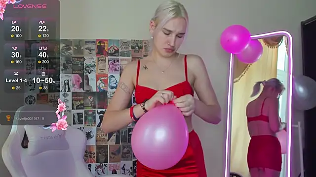 Snapshot of EvelinaLuu chatting on December 20, 5:58 am EvelinaLuu online show from December 20, 5:58 am