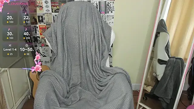 Snapshot of EvelinaLuu chatting on March 20, 1:54 am EvelinaLuu online show from March 20, 1:54 am