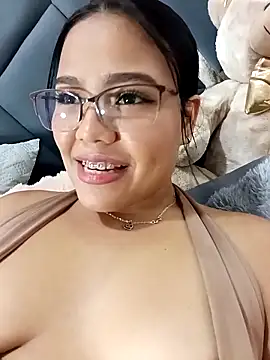 Snapshot of anahi_evans19 chatting on November 23, 8:52 pm anahi evans19 online show from November 23, 8:52 pm