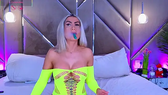 Lellie   online show from October 11, 4:38 pm