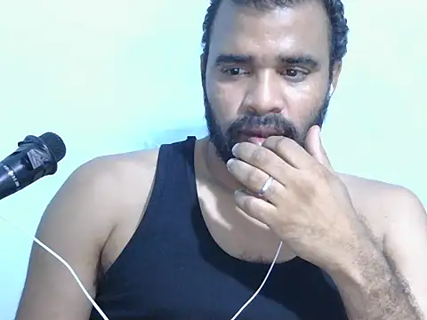 Snapshot of YOX22 chatting on April 15, 1:01 am YOX22 online show from April 15, 1:01 am