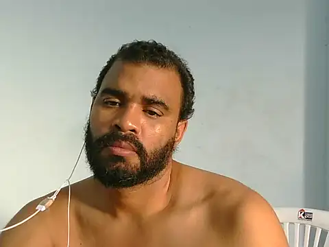 Snapshot of YOX22 chatting on May 5, 1:41 pm YOX22 online show from May 5, 1:41 pm