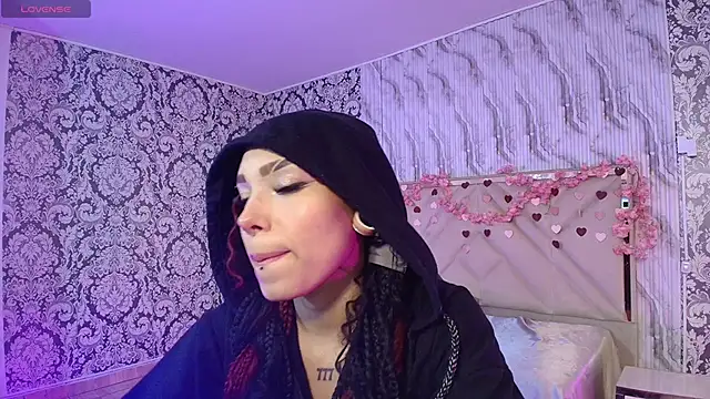 Snapshot of Issa_tay1 chatting on May 7, 7:08 pm Issa tay1 online show from May 7, 7:08 pm