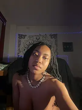 Snapshot of lifeoftt_18xx chatting on March 4, 2:49 am lifeoftt 18xx online show from March 4, 2:49 am