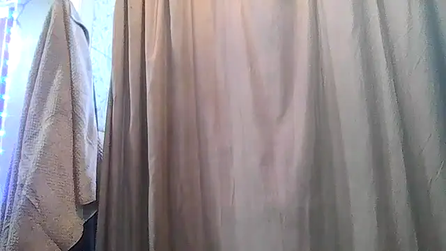 Snapshot of ShysluutGia chatting on April 11, 9:30 pm ShysluutGia online show from April 11, 9:30 pm