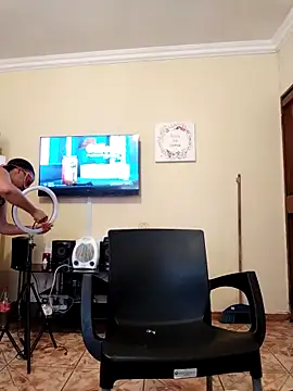 prettiechanti online show from February 12, 8:53 am