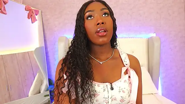 ThianaLopez online show from April 29, 7:31 pm