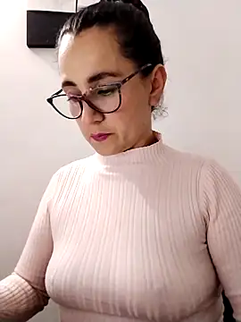 Alanna 11 online show from February 12, 11:30 pm