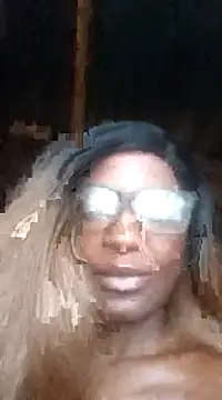 Snapshot of 01applebottom chatting on February 17, 8:41 am 01applebottom online show from February 17, 8:41 am