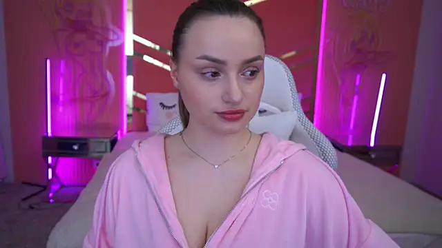 Snapshot of LindsieGreyy chatting on March 20, 7:25 am LindsieGreyy online show from March 20, 7:25 am