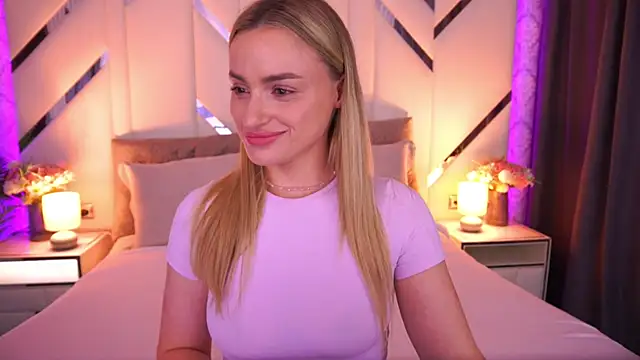 LindsieGreyy online show from June 21, 12:19 pm