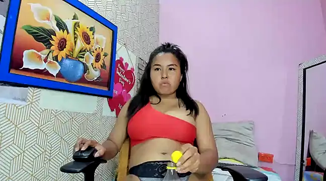 Snapshot of camilagreeco chatting on February 18, 3:54 pm camilagreeco online show from February 18, 3:54 pm