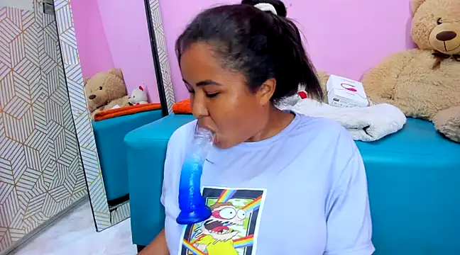 Snapshot of camilagreeco chatting on March 20, 10:18 pm camilagreeco online show from March 20, 10:18 pm