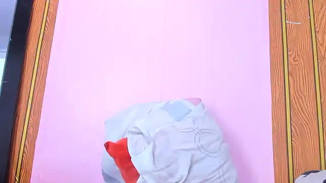 Snapshot of camilagreeco chatting on October 3, 1:52 pm camilagreeco online show from October 3, 1:52 pm