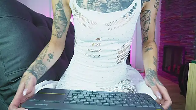 miss   angel online show from June 25, 11:04 am