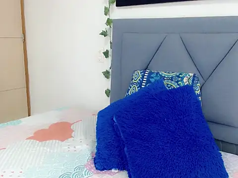 dominic 00 online show from October 2, 8:49 pm