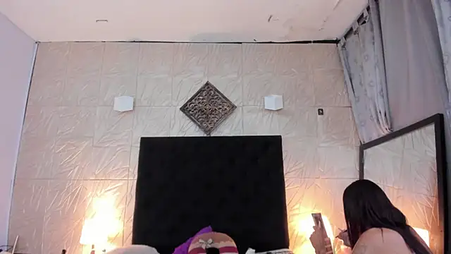 ChanelleJohnson  online show from November 4, 10:20 pm