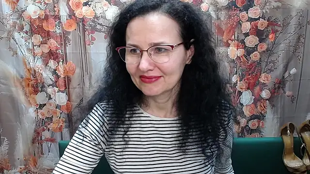 Miroslava Happi online show from April 4, 6:11 am