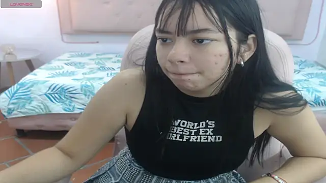 Snapshot of honnielane chatting on February 13, 12:43 pm honnielane online show from February 13, 12:43 pm