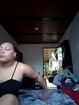 CHLOE ISABELL online show from November 6, 10:32 pm