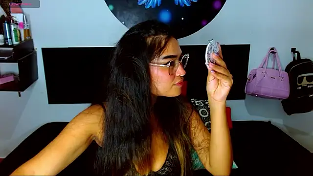 Snapshot of Ana_Riderr chatting on March 27, 8:26 am Ana Riderr online show from March 27, 8:26 am