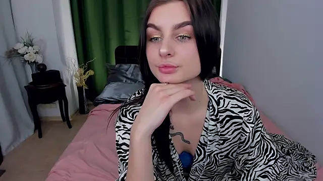 Snapshot of EmmaOlsen4u chatting on February 11, 5:50 pm EmmaOlsen4u online show from February 11, 5:50 pm