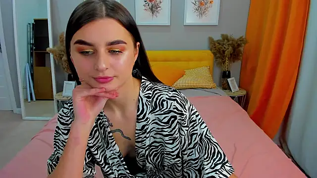 Snapshot of EmmaOlsen4u chatting on February 23, 4:35 pm EmmaOlsen4u online show from February 23, 4:35 pm