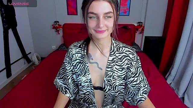 Snapshot of EmmaOlsen4u chatting on March 7, 4:44 pm EmmaOlsen4u online show from March 7, 4:44 pm
