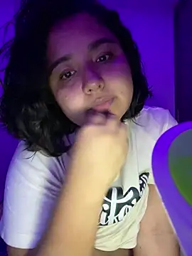 emyrose2 online show from March 21, 3:55 am