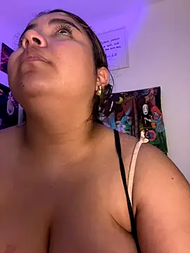 emyrose2 online show from September 10, 11:05 pm