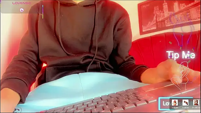 Snapshot of emelly_horny_ chatting on March 18, 7:17 pm emelly horny online show from March 18, 7:17 pm