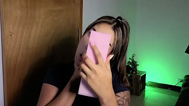 Maryybellax online show from November 6, 9:59 pm