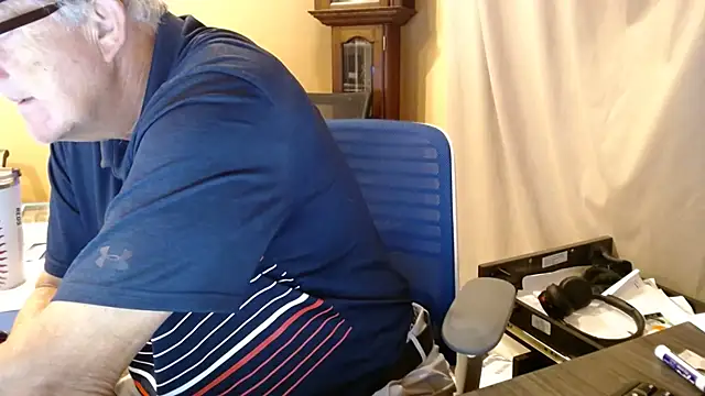 olderandwiser2 online show from October 1, 3:34 am