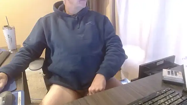 olderandwiser2 online show from December 18, 3:07 pm