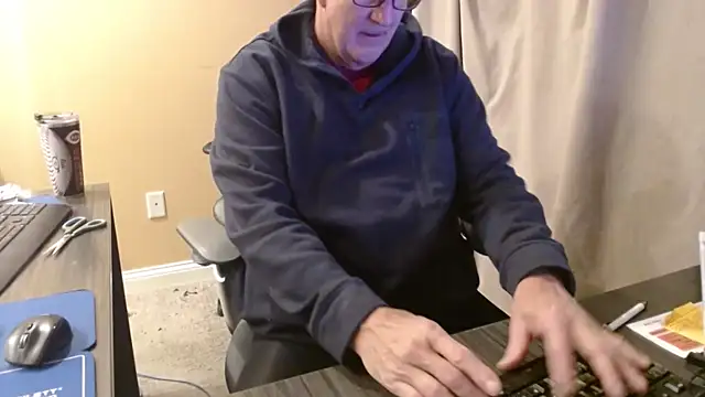 olderandwiser2 online show from December 21, 5:58 am