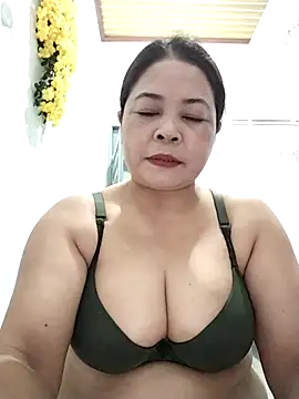 Baby-bigtits2024 online show from September 24, 1:25 pm